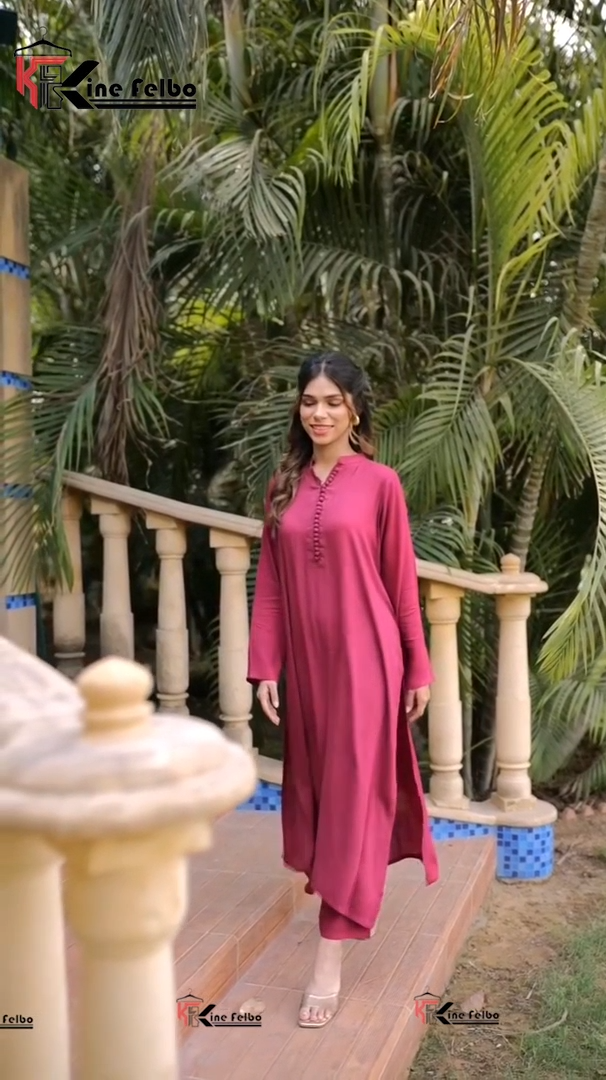 Lira Maroon Long Button Set