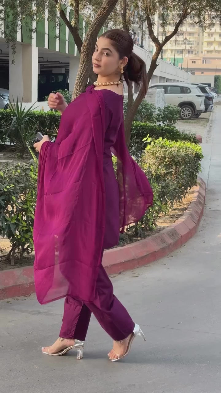 Essential Pakistanni 3 Pcs Suit