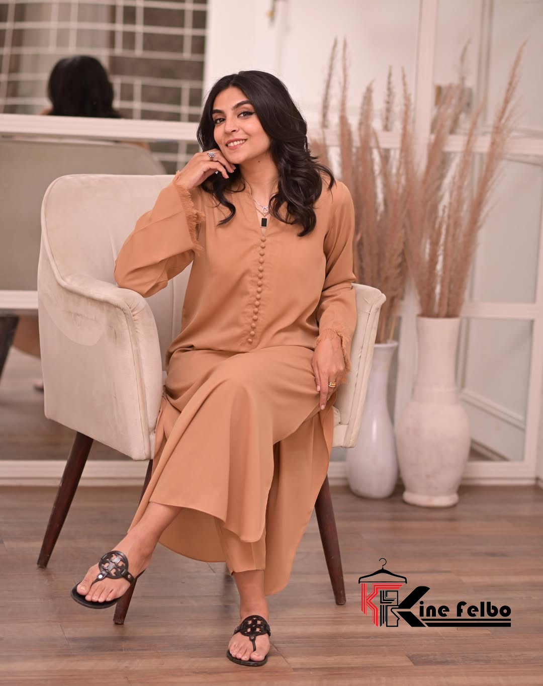 Noora Beige Button Set